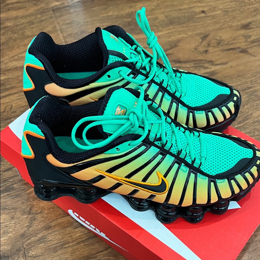 Nike Shox TL Big Kids - Size 6.5Y Green Shock/Bright Ceramic/Black/ Black